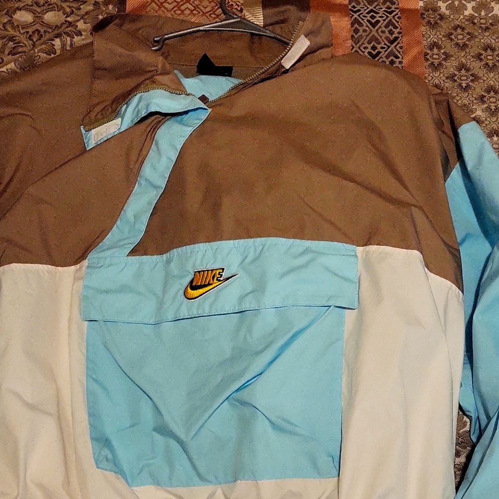 2 pcs Nike outfit. 2x jacket 3x skirt
